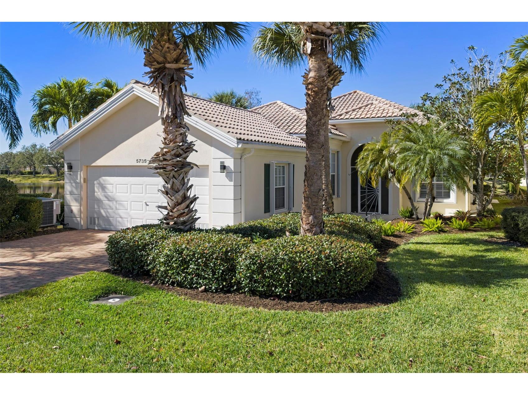 5735 Wilena Place Sarasota FL 34238 A4680881 image1
