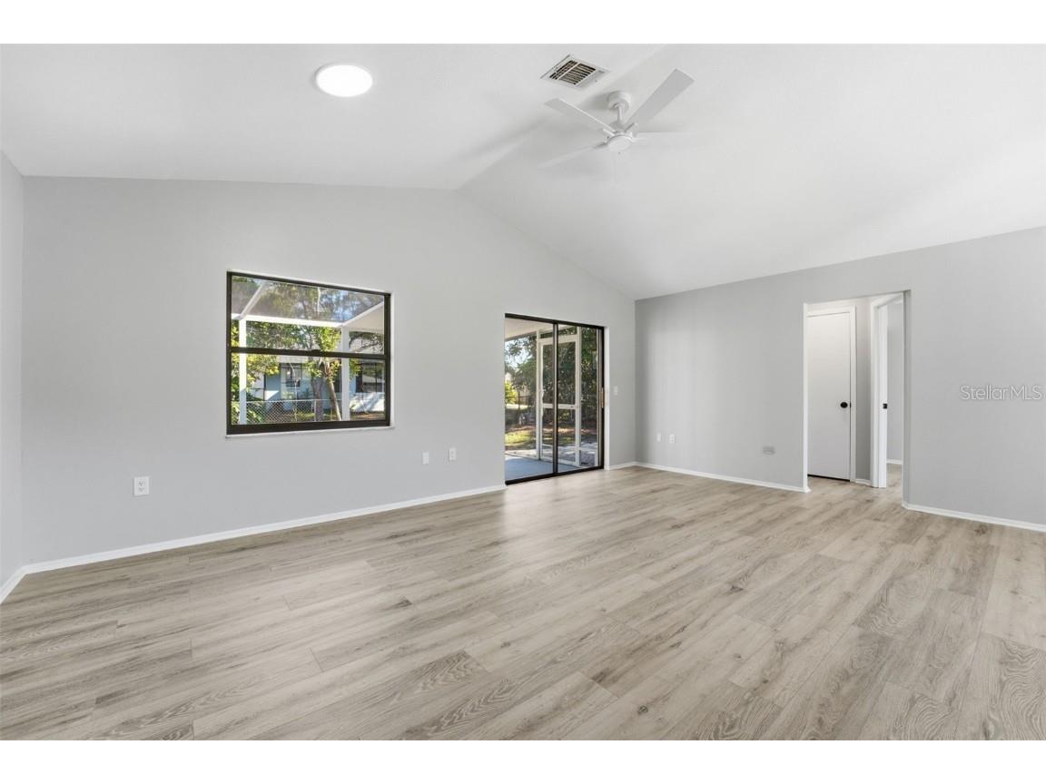 5737 Deer Hollow Lane W Sarasota FL 34232 L4957979 image3