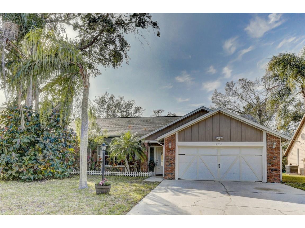 5737 Forester Lake Drive Sarasota FL 34243 A4565902 image1