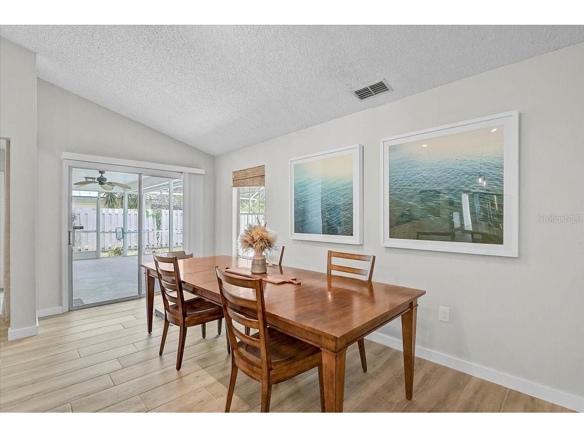 5737 Forester Lake Drive Sarasota FL 34243 A4695165 image10