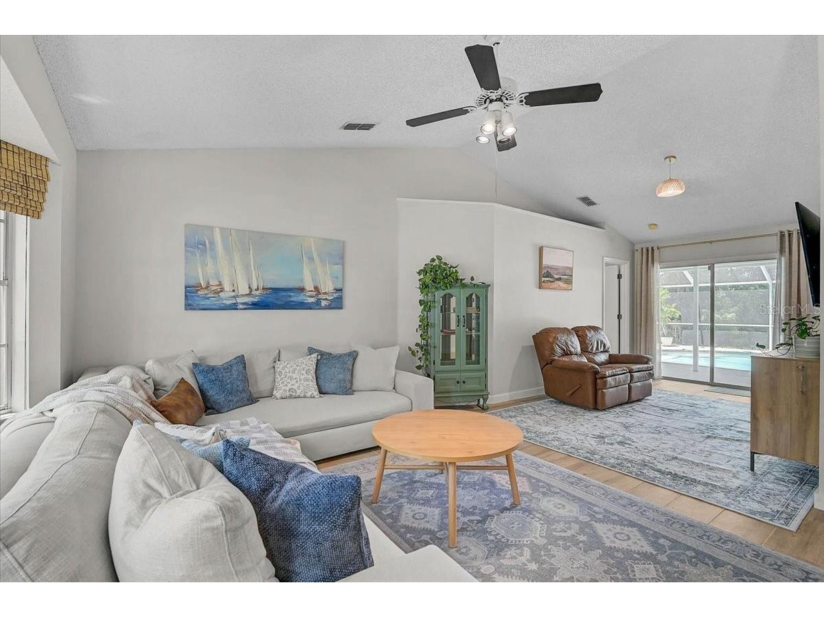 5737 Forester Lake Drive Sarasota FL 34243 A4695165 image11