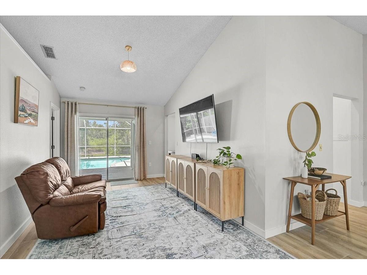 5737 Forester Lake Drive Sarasota FL 34243 A4695165 image16