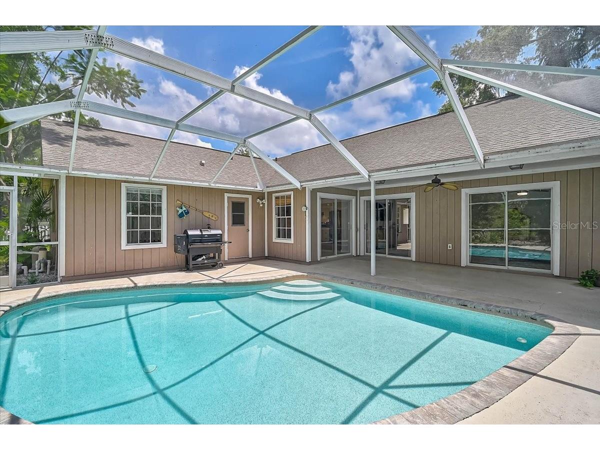 5737 Forester Lake Drive Sarasota FL 34243 A4695165 image2