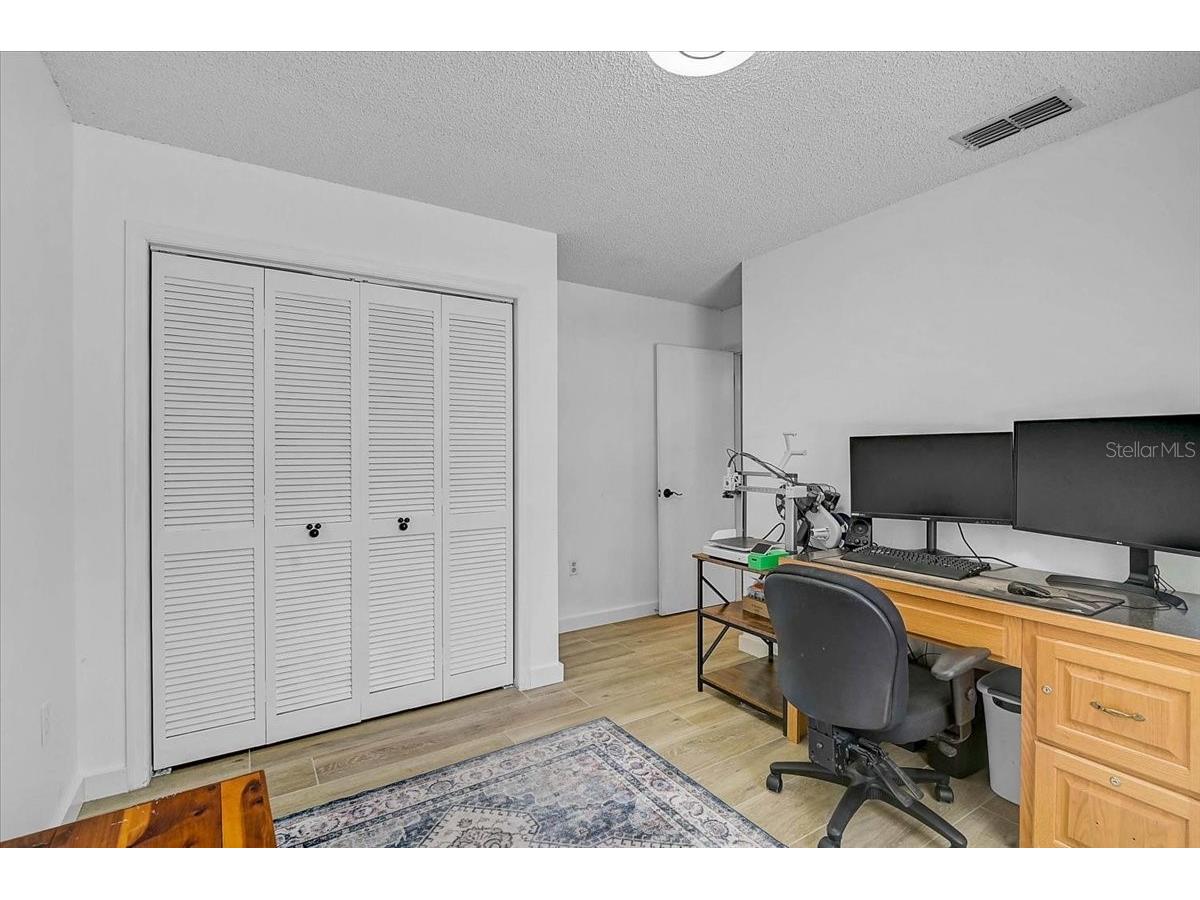 5737 Forester Lake Drive Sarasota FL 34243 A4695165 image24