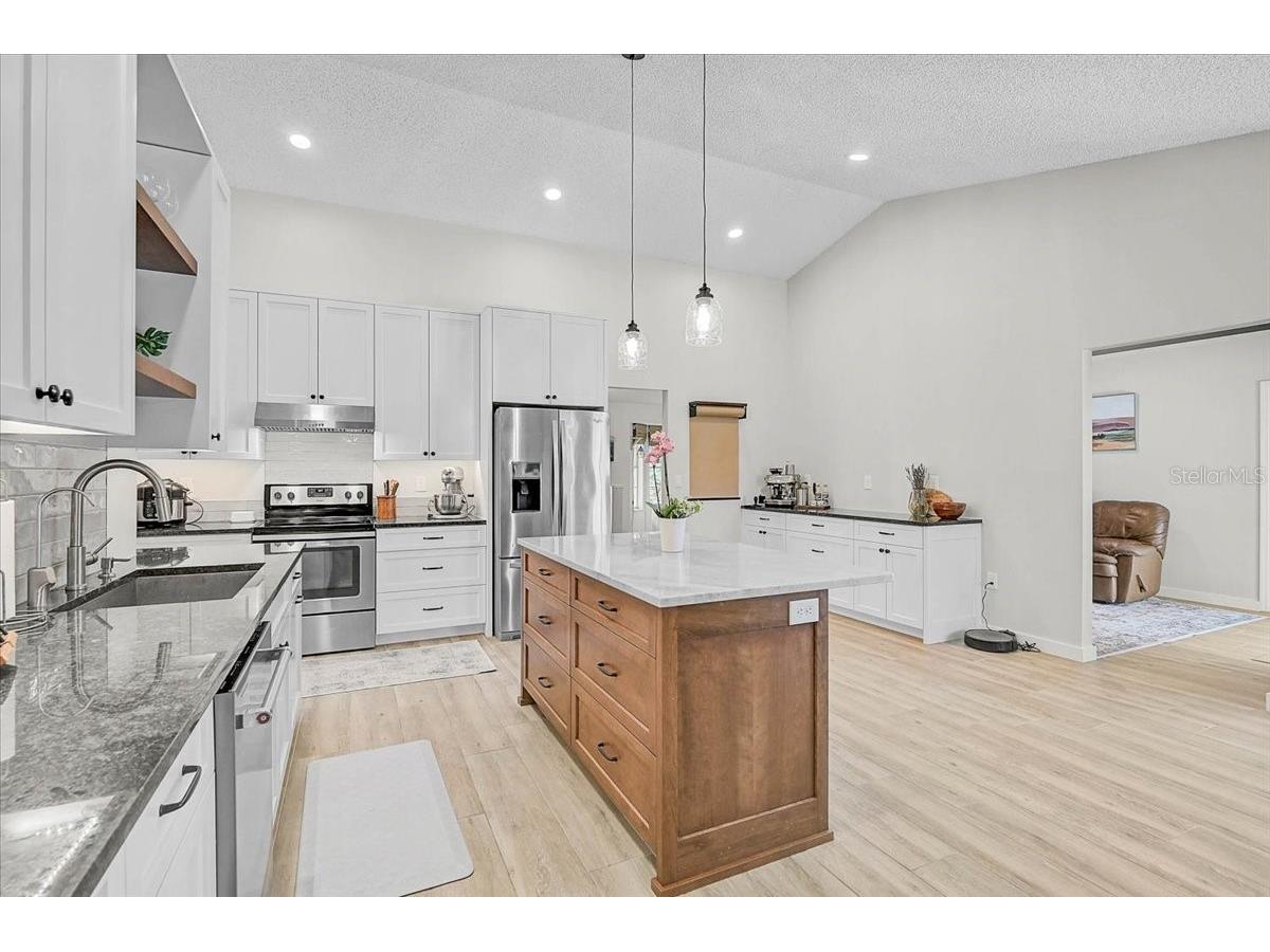 5737 Forester Lake Drive Sarasota FL 34243 A4695165 image6