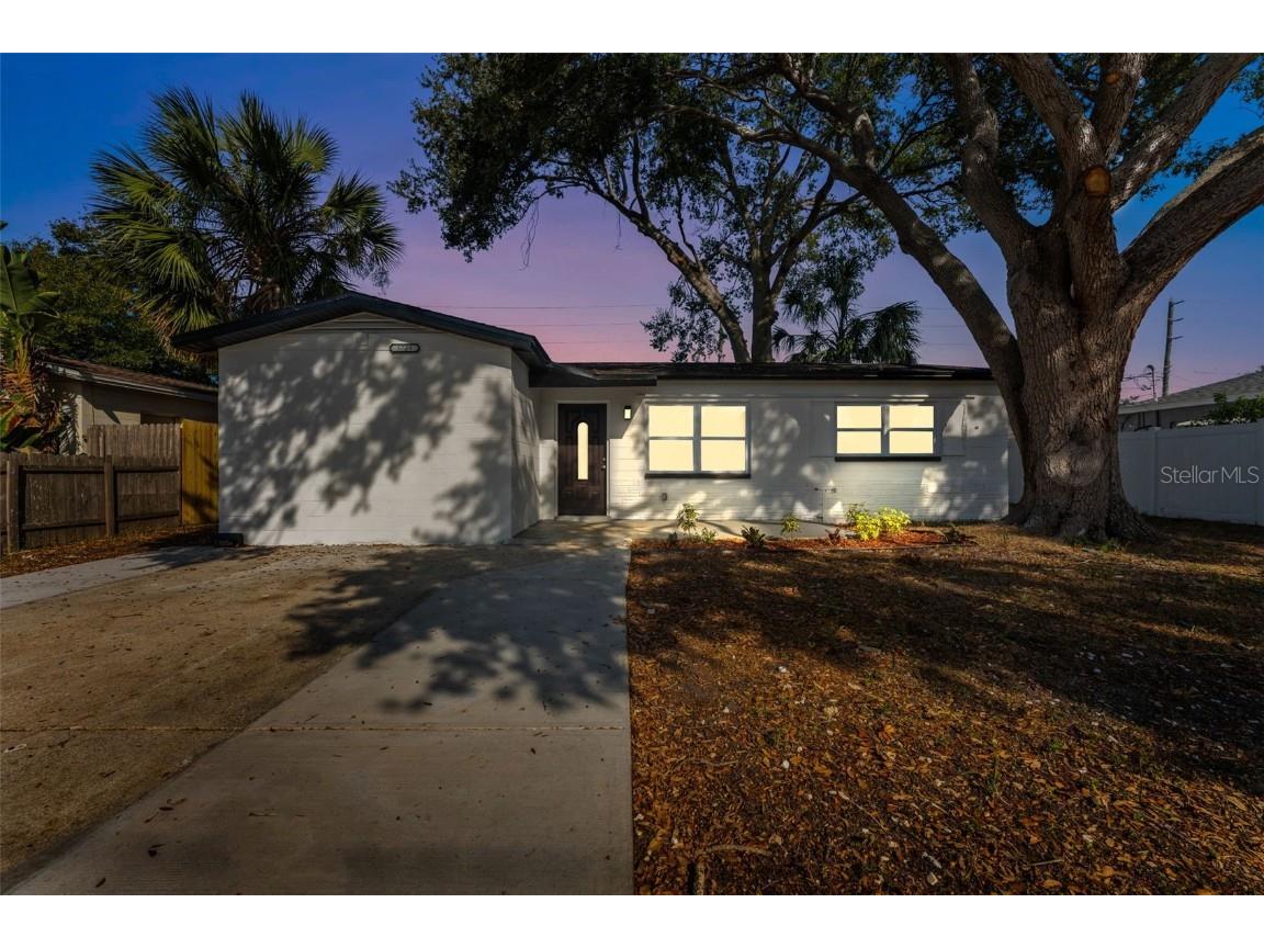 5739 Dartmouth Avenue N Saint Petersburg FL 33710 TB8447658 image2