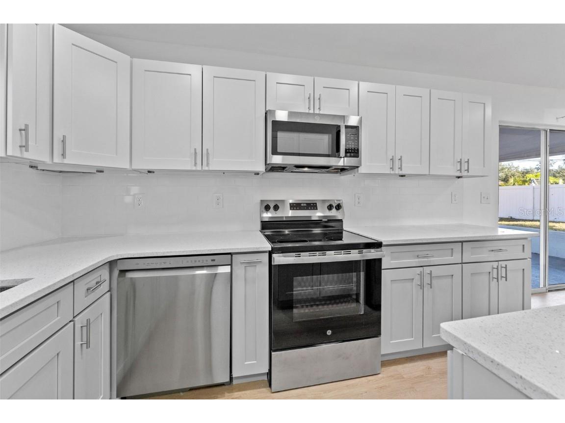 5739 Dartmouth Avenue N Saint Petersburg FL 33710 TB8447658 image4