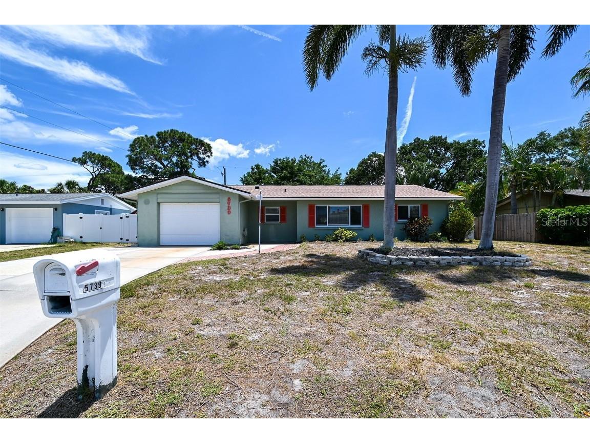 5739 Savannah Drive Sarasota FL 34231 A4611772 image1