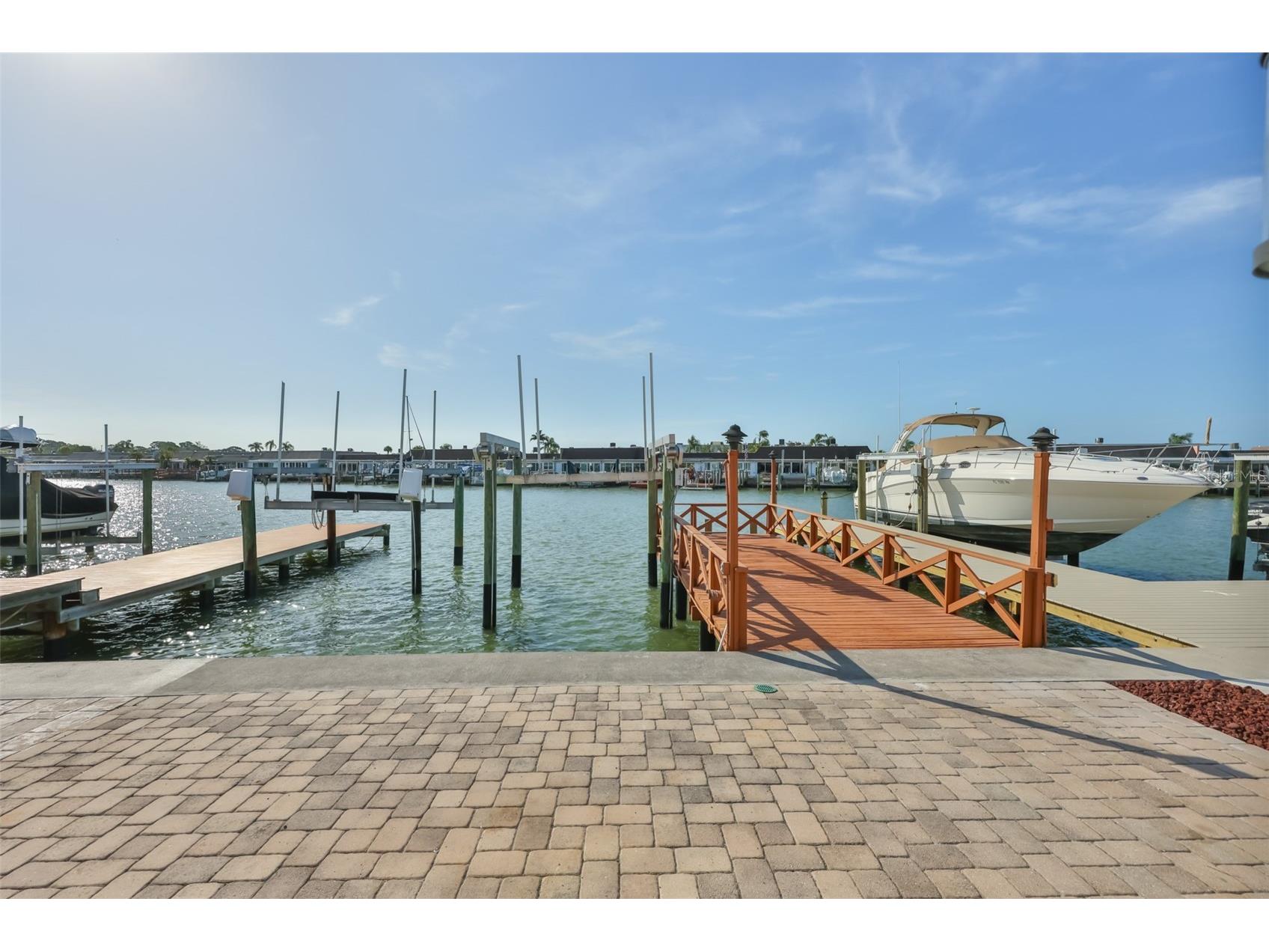 574 Boca Ciega Point Boulevard N #2205 Saint Petersburg FL 33708 - BOCA CIEGA BAY TB8507505 image3