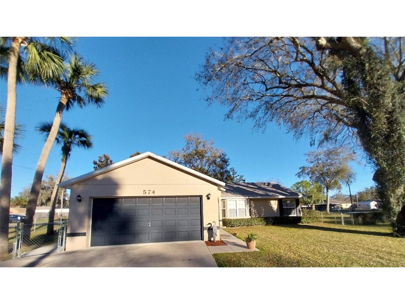 574 Ogden Avenue Umatilla FL 32784 U8190890 image1