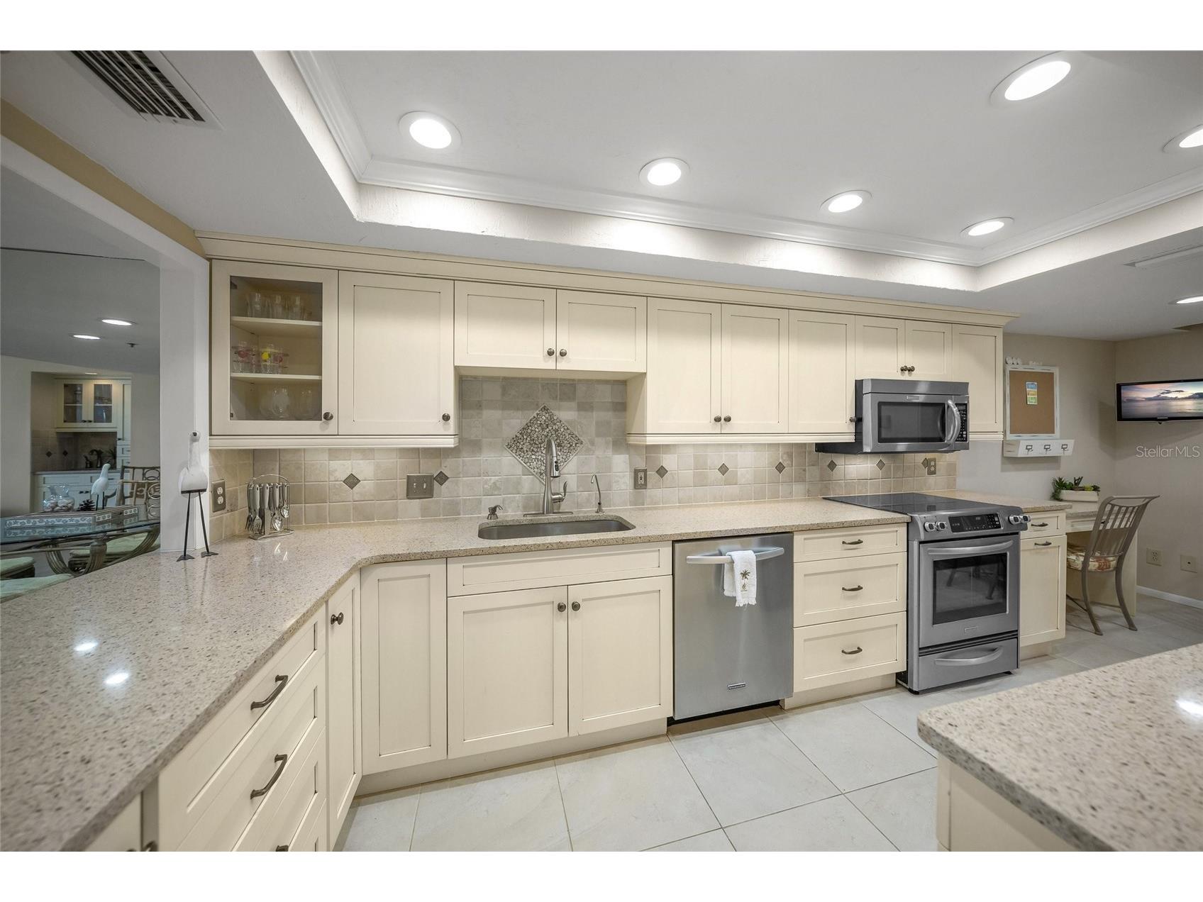 5740 Midnight Pass Road #104F Sarasota FL 34242 - GULF OF MEXICO A4679012 image11