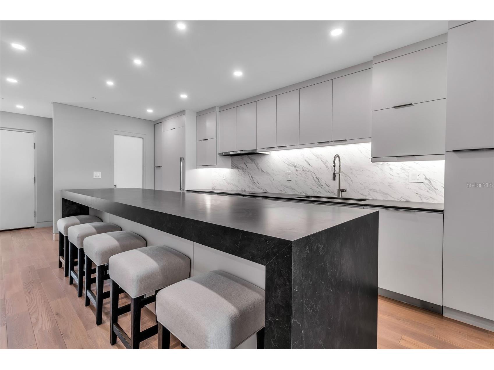 5740 Midnight Pass Road #403 Sarasota FL 34242 - GULF OF MEXICO A4686166 image12