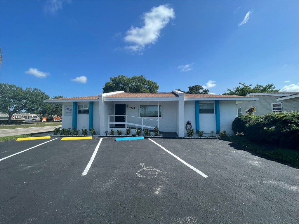 5741 9th Avenue N Saint Petersburg FL 33710 T3494444 image1