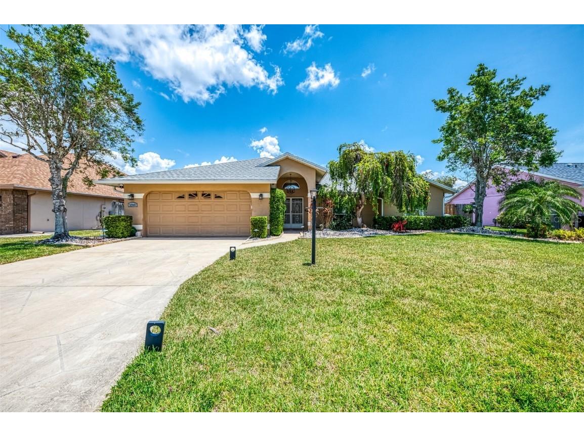 5742 39th Street Circle E Bradenton FL 34203 A4654380 image1