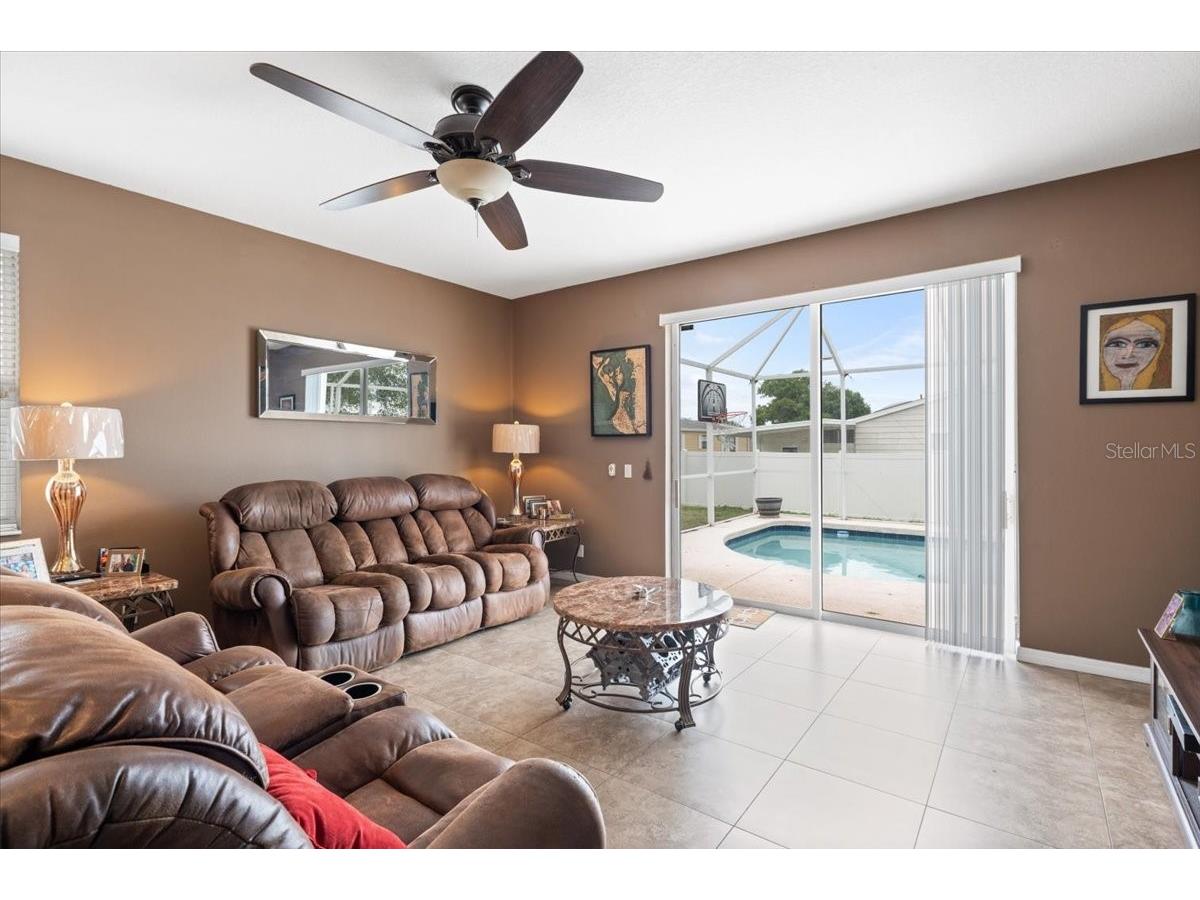 5742 48th Street Circle E Bradenton FL 34203 A4689612 image18