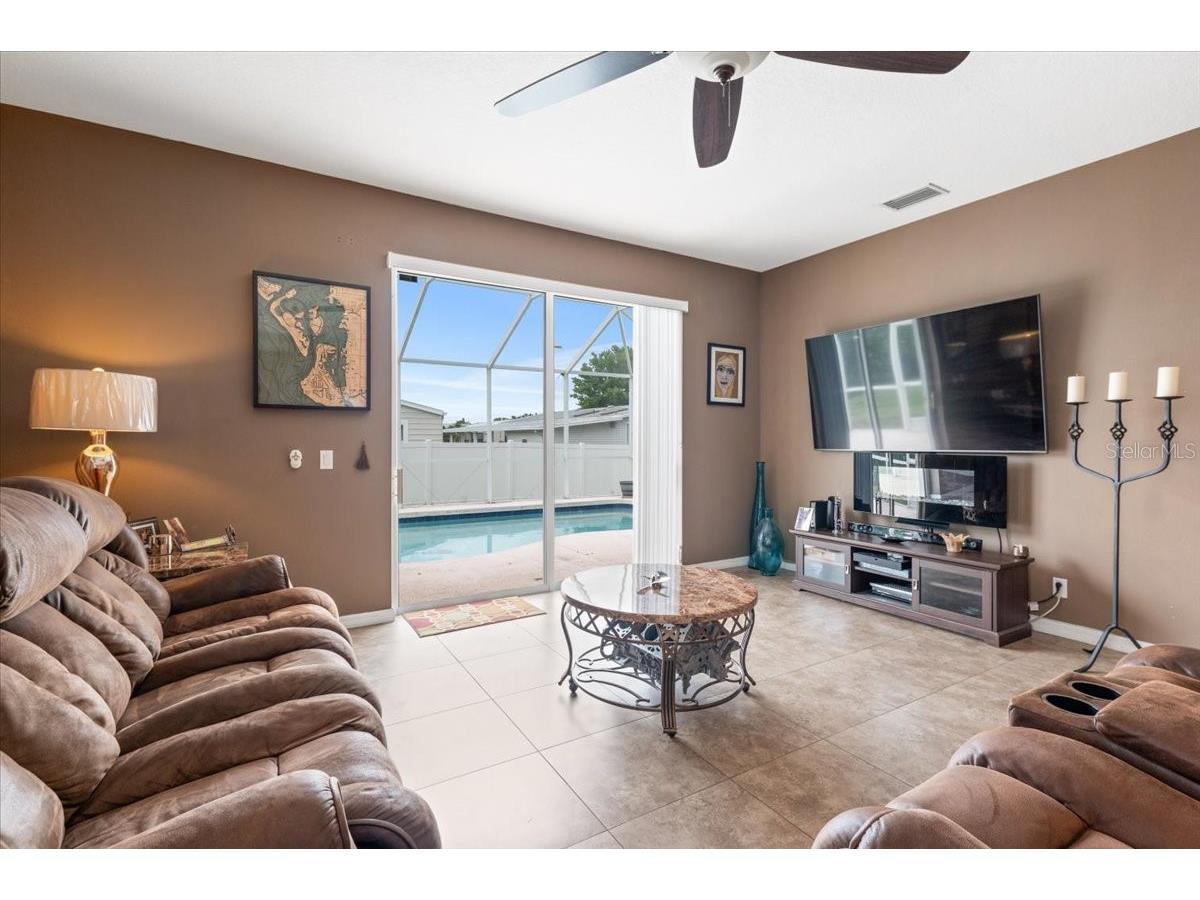 5742 48th Street Circle E Bradenton FL 34203 A4689612 image19