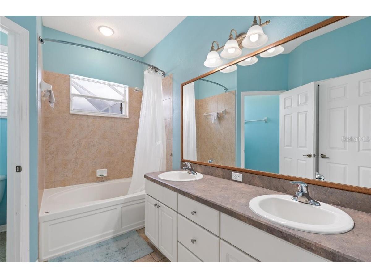 5742 48th Street Circle E Bradenton FL 34203 A4689612 image25