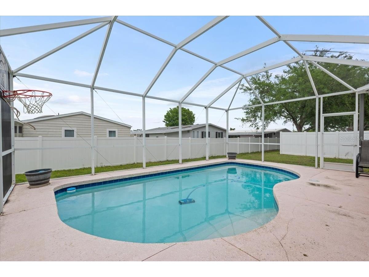 5742 48th Street Circle E Bradenton FL 34203 A4689612 image5