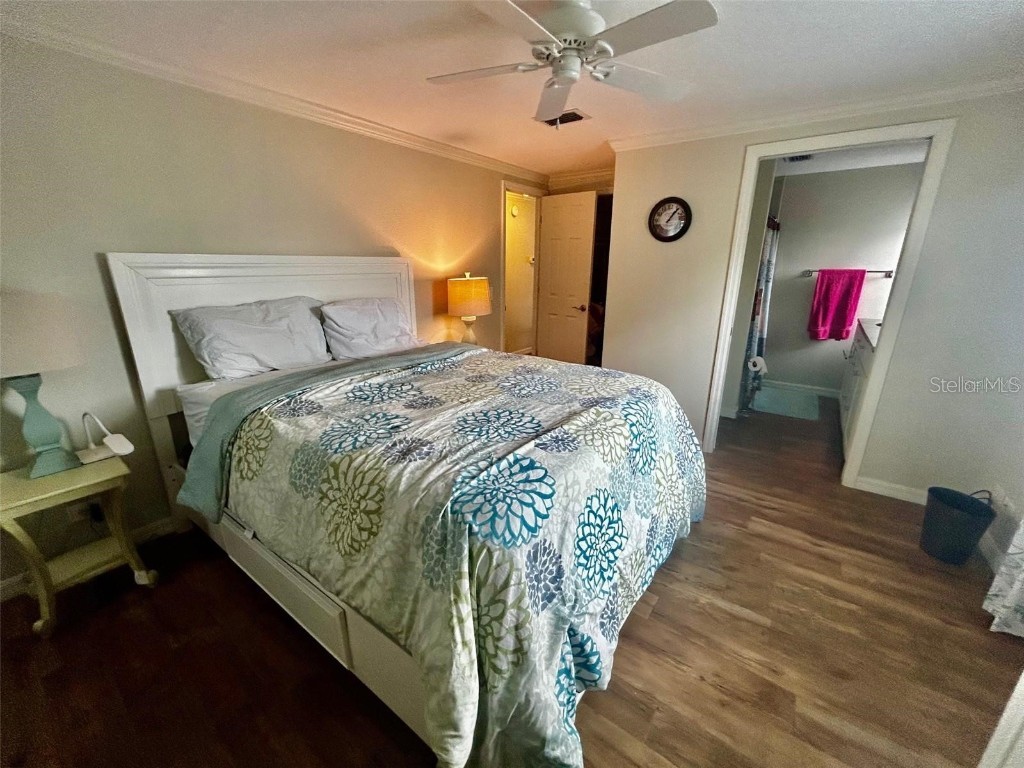 5742 Camelot Drive N Sarasota FL 34233 A4672958 image5