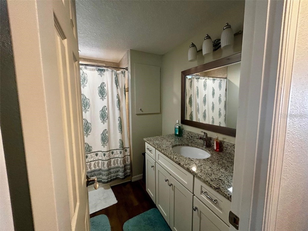 5742 Camelot Drive N Sarasota FL 34233 A4672958 image7