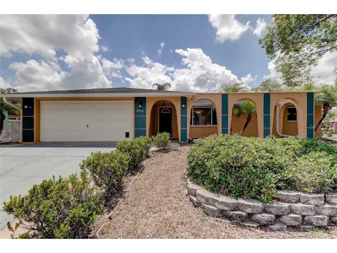 5742 Consuello Drive Holiday FL 34690 U8159984 image1