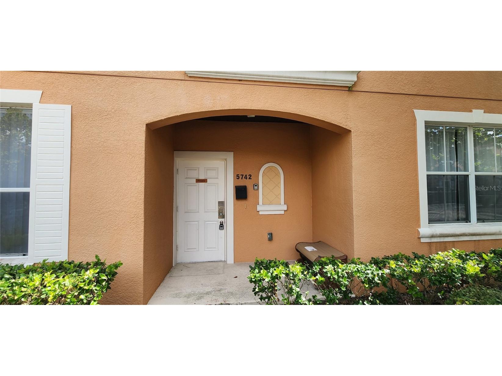 5742 Delorean Drive Kissimmee FL 34746 V4930593 image1