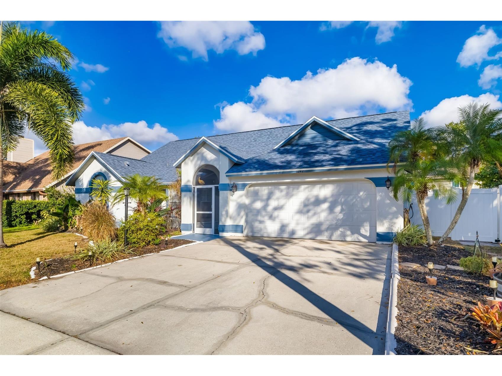 5742 Forester Oak Court Sarasota FL 34243 A4674554 image1