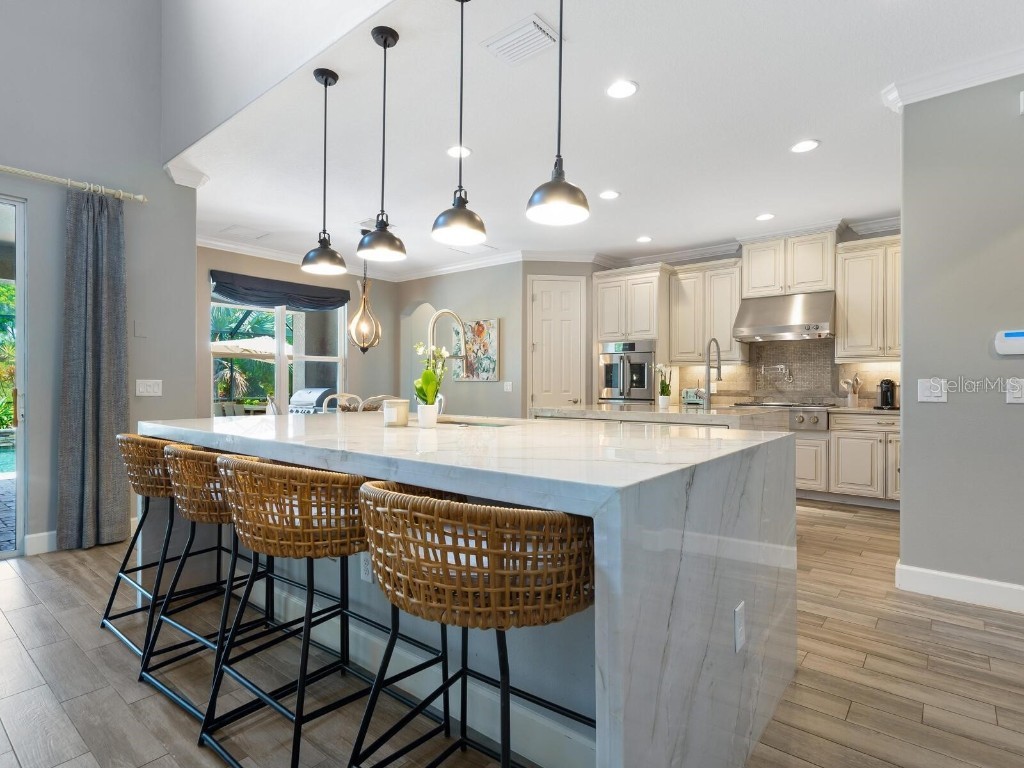 5742 Hydrangea Circle Sarasota FL 34238 A4645921 image14