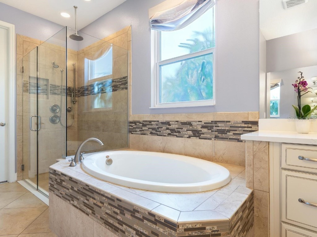 5742 Hydrangea Circle Sarasota FL 34238 A4645921 image22