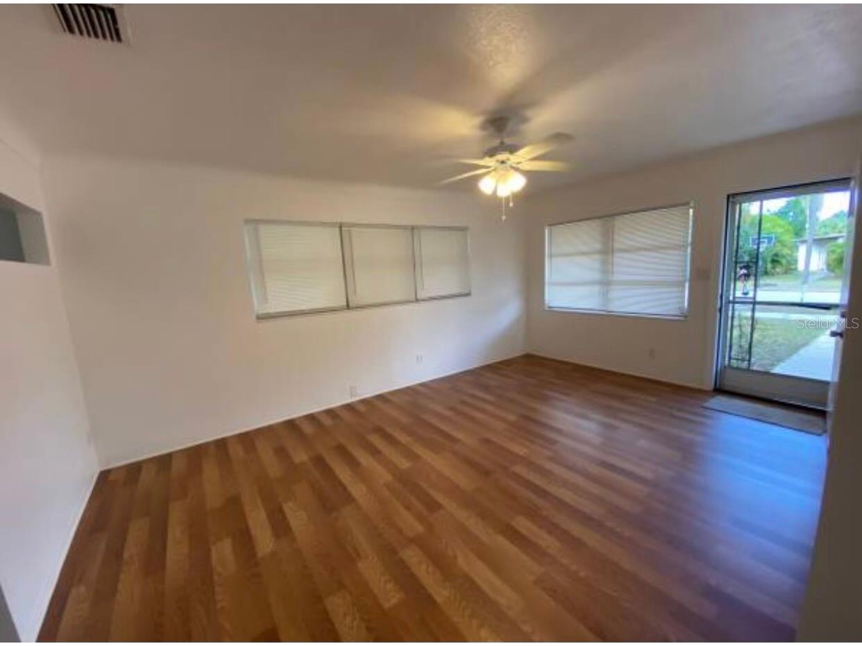 5744 2nd Avenue N Saint Petersburg FL 33710 TB8526706 image2