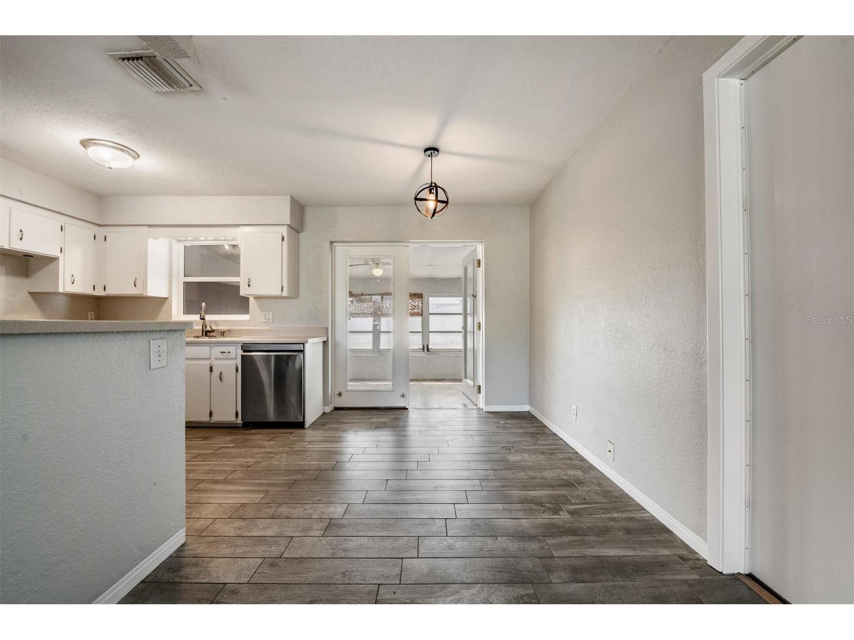 5744 58th Avenue N Saint Petersburg FL 33709 TB8482634 image12