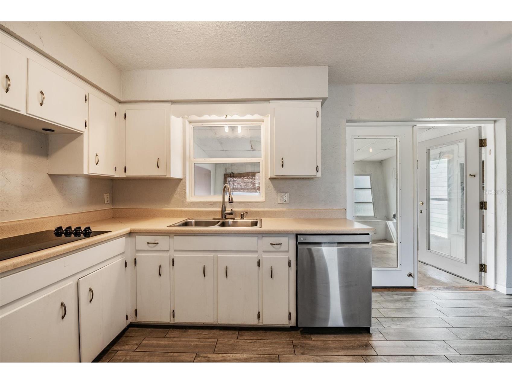 5744 58th Avenue N Saint Petersburg FL 33709 TB8482634 image16