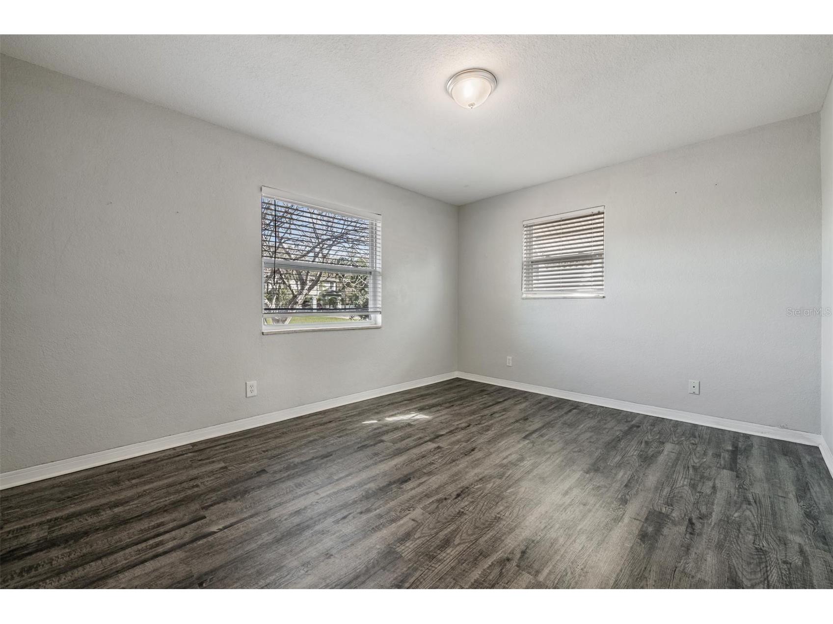 5744 58th Avenue N Saint Petersburg FL 33709 TB8482634 image18