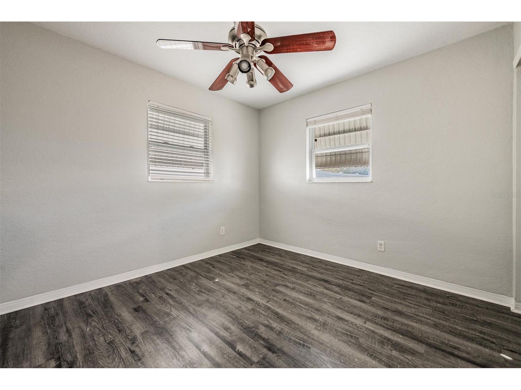 5744 58th Avenue N Saint Petersburg FL 33709 TB8482634 image21
