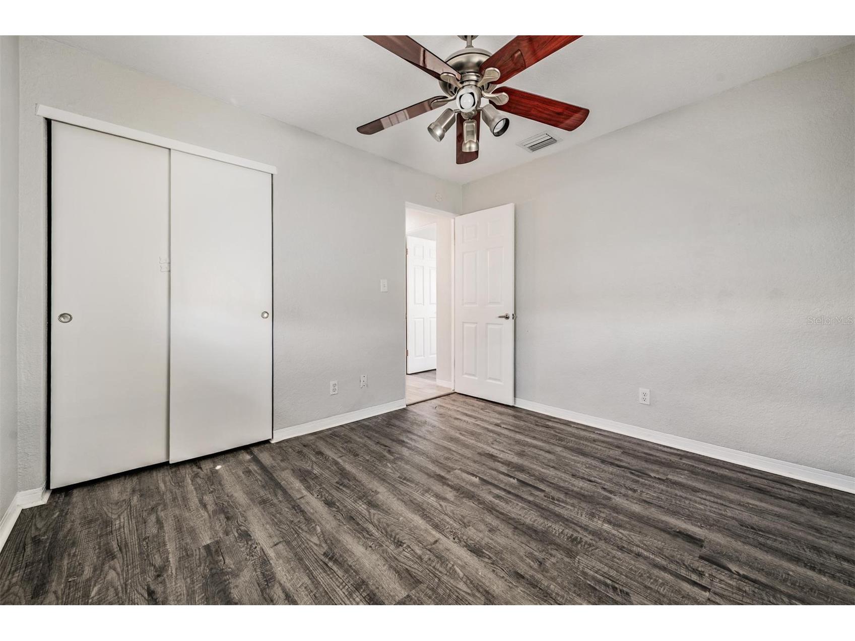5744 58th Avenue N Saint Petersburg FL 33709 TB8482634 image22