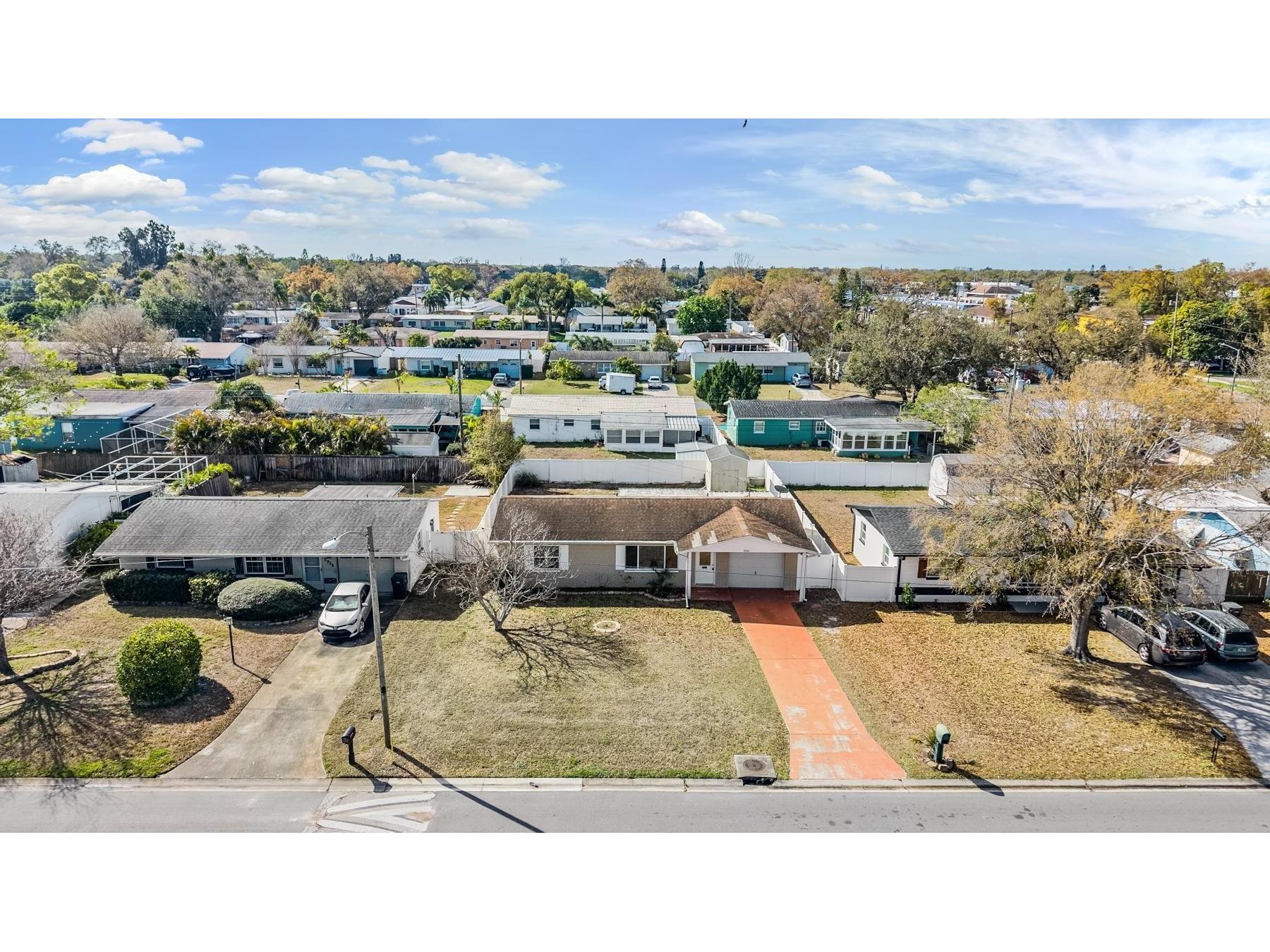 5744 58th Avenue N Saint Petersburg FL 33709 TB8482634 image32