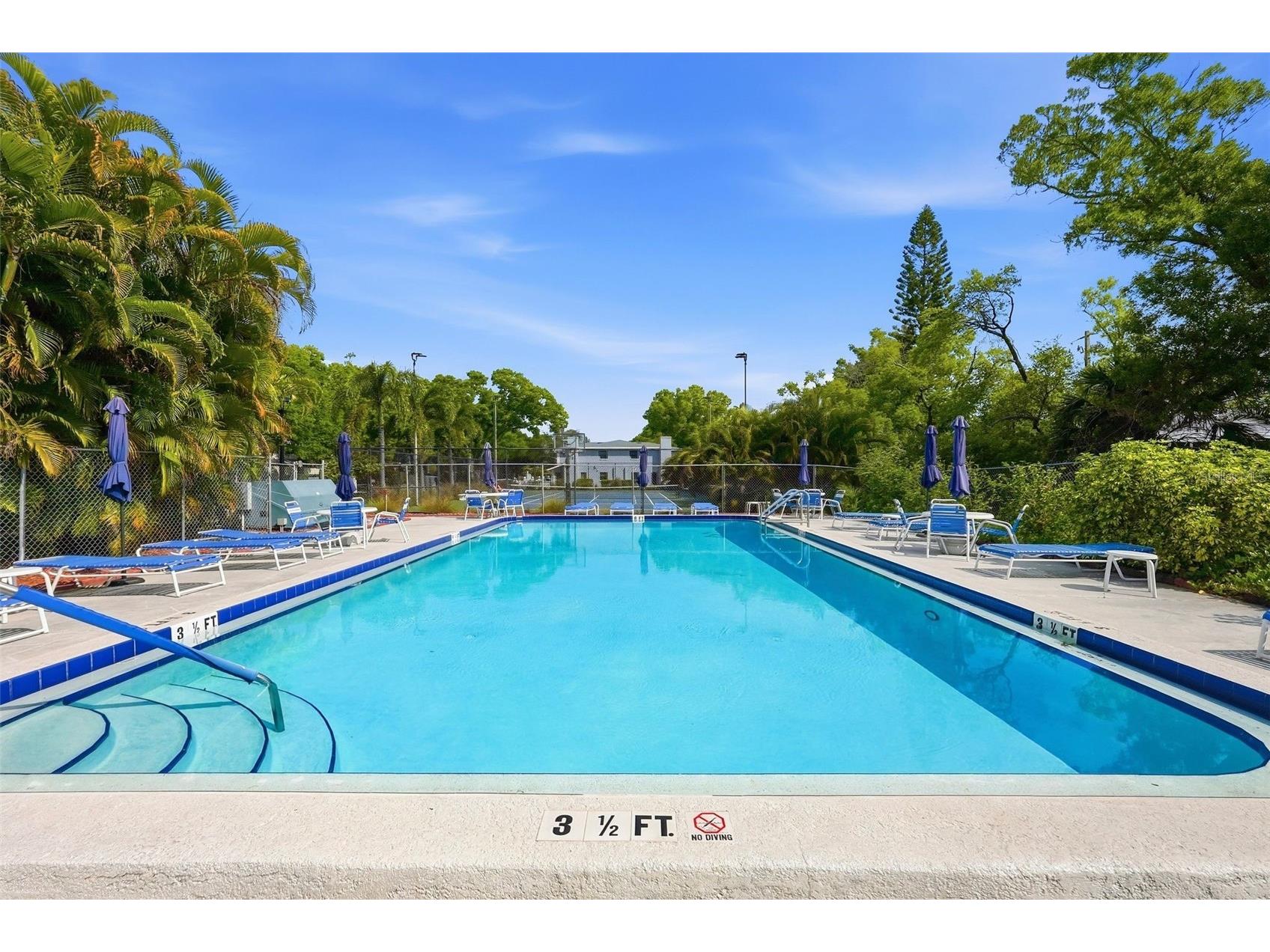 5745 Calais Boulevard N #2 Saint Petersburg FL 33714 A4687589 image43