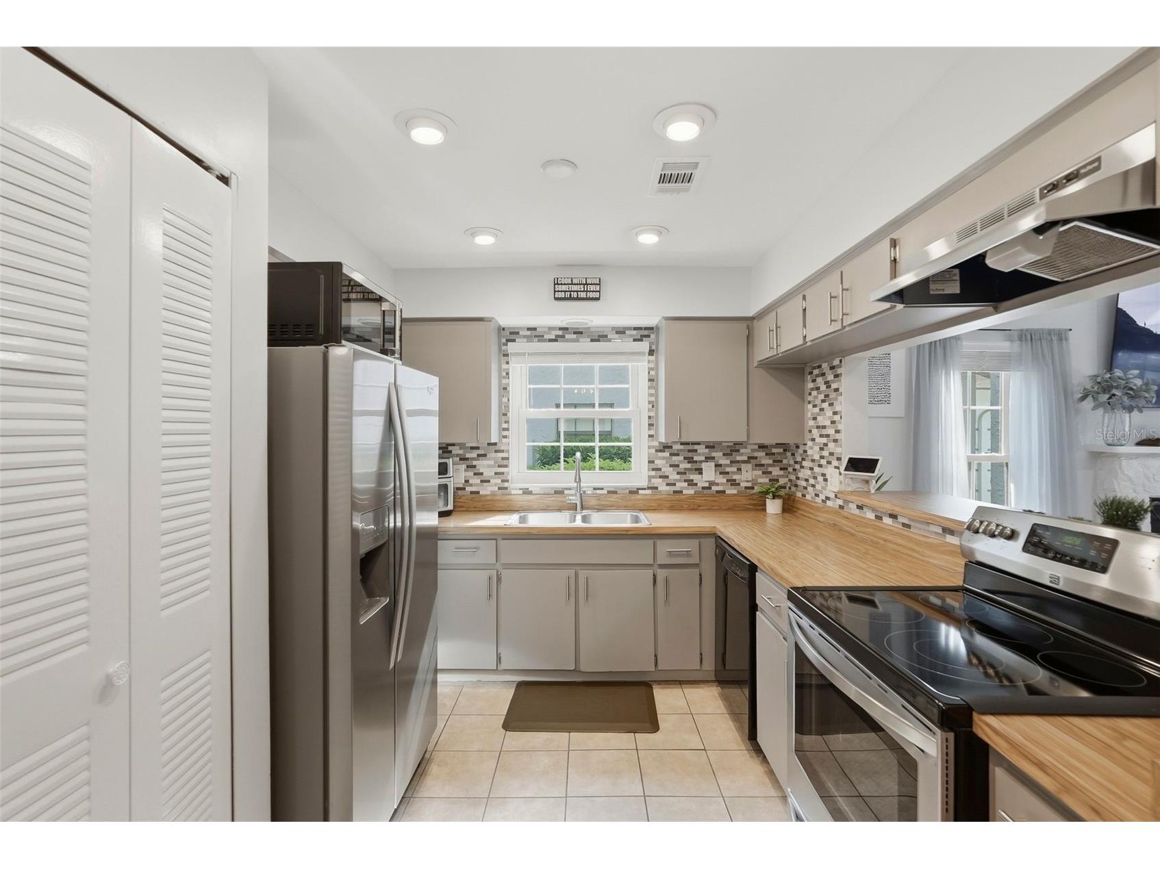 5745 Calais Boulevard N #2 Saint Petersburg FL 33714 A4687589 image8
