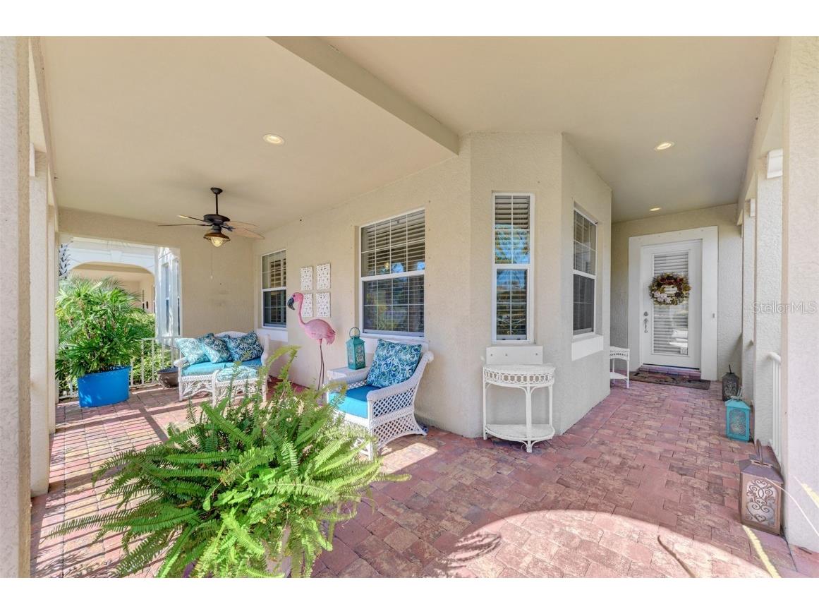 5748 Fossano Drive Sarasota FL 34238 A4671122 image2