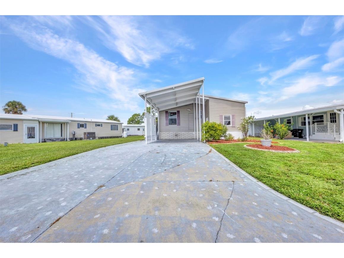 5748 Holiday Park Boulevard North Port FL 34287 C7512668 image2