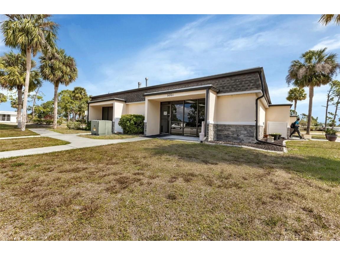 5748 Holiday Park Boulevard North Port FL 34287 C7512668 image33