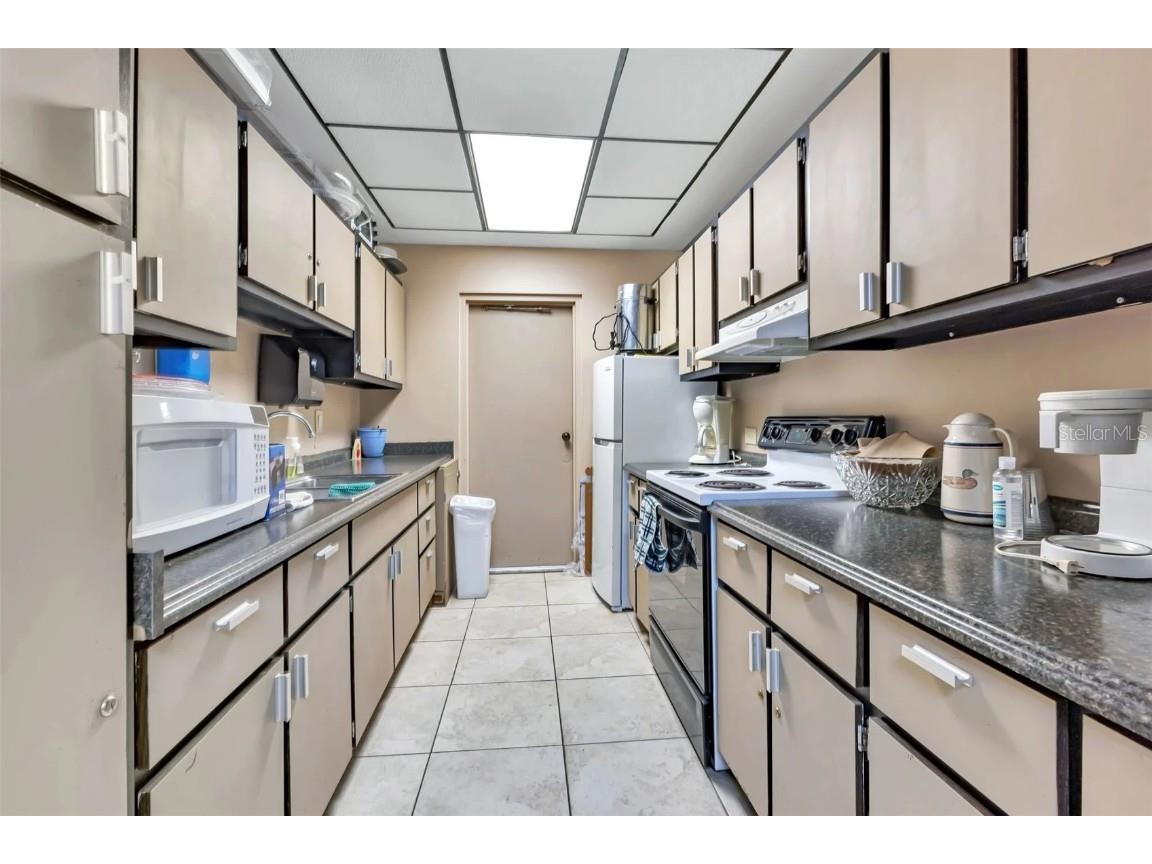 5748 Holiday Park Boulevard North Port FL 34287 C7512668 image38