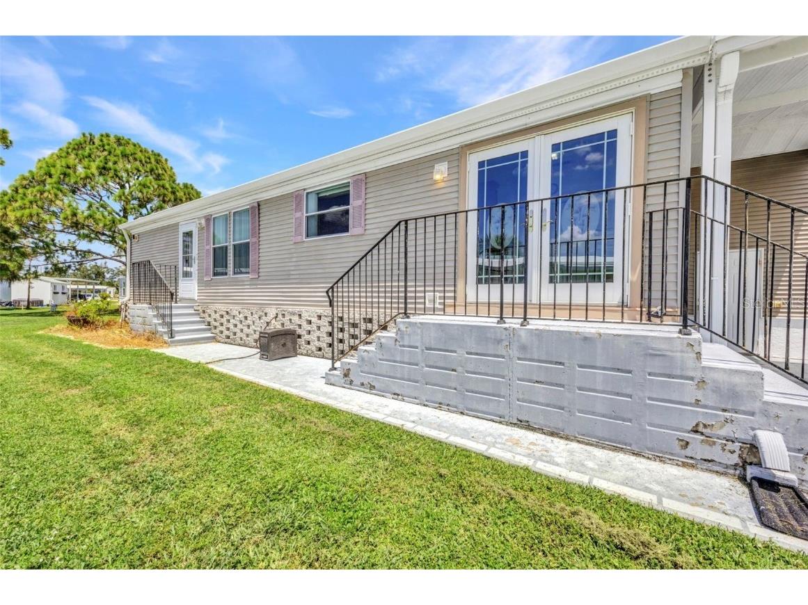 5748 Holiday Park Boulevard North Port FL 34287 C7512668 image5