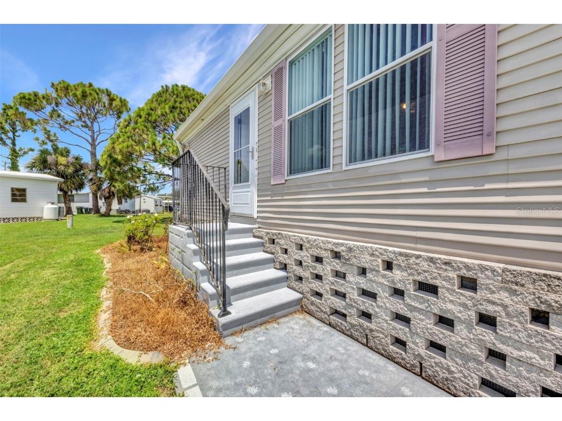 5748 Holiday Park Boulevard North Port FL 34287 C7512668 image6