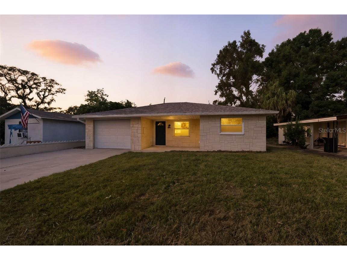 5749 Pine Street New Port Richey FL 34652 A4673408 image1
