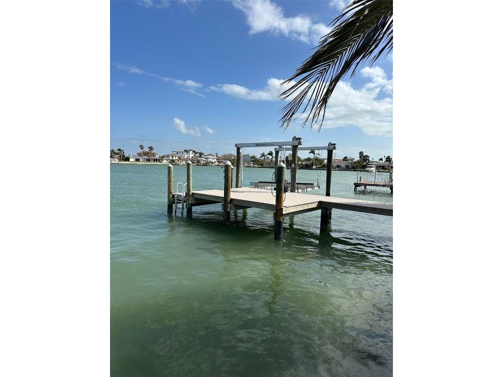 575 Crystal Drive Madeira Beach FL 33708 - BOCA CIEGA BAY TB8365585 image24