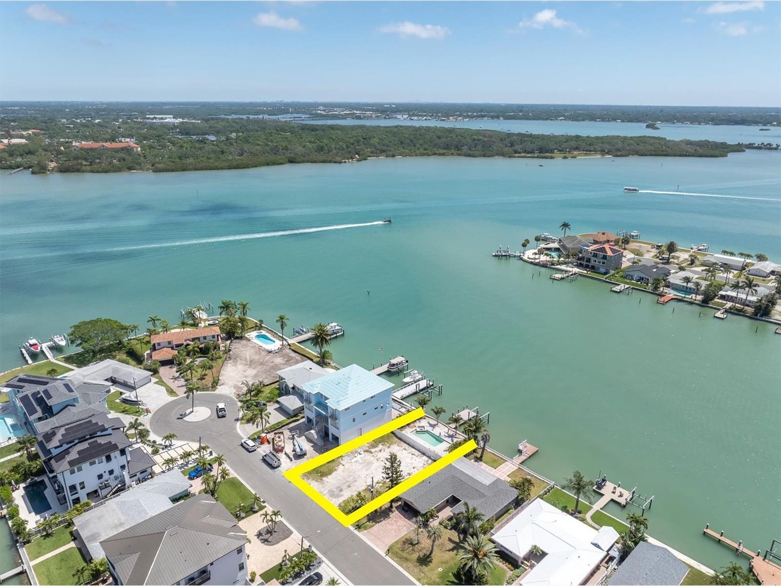 575 Crystal Drive Madeira Beach FL 33708 - BOCA CIEGA BAY TB8504147 image3