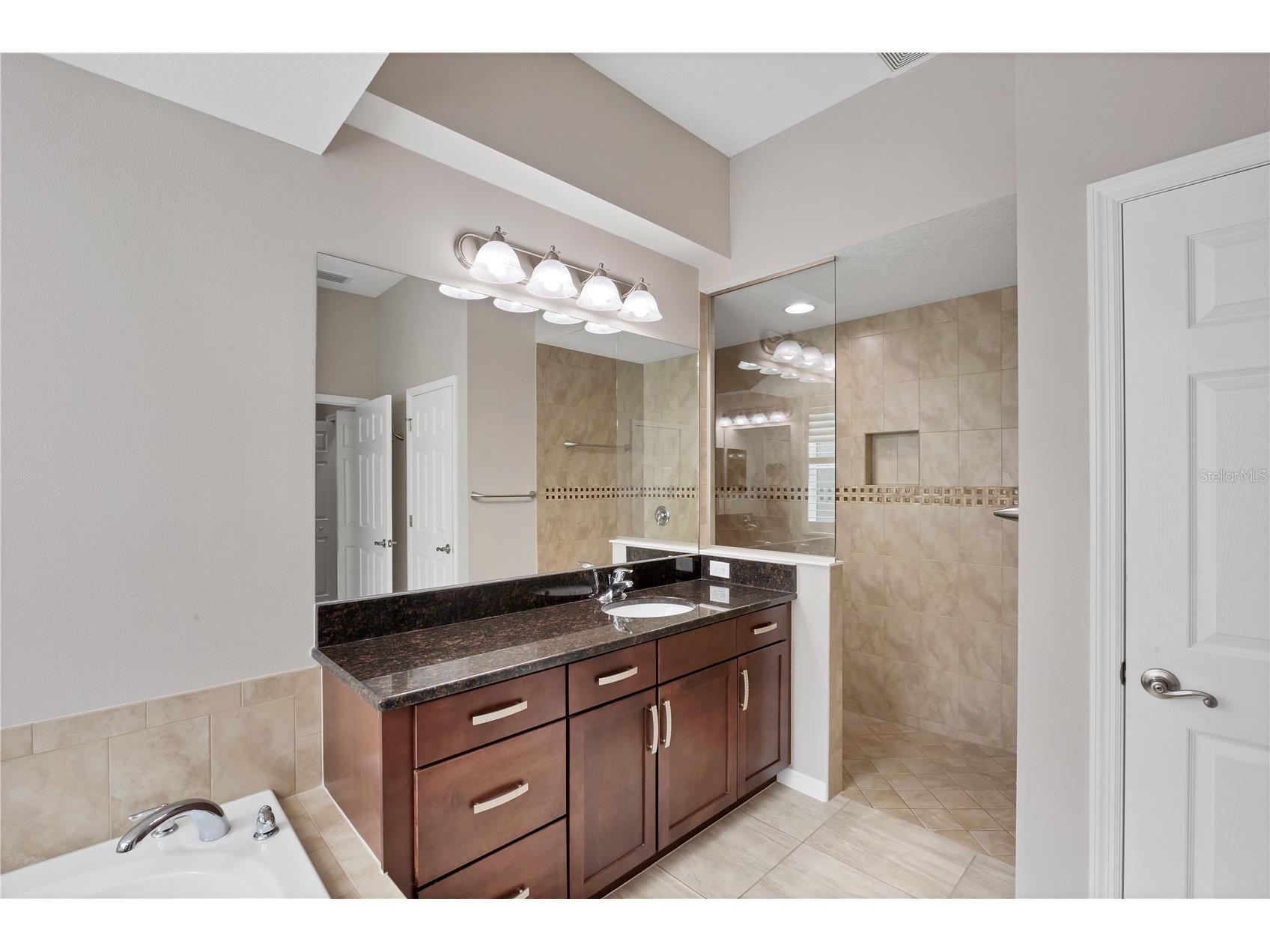 575 Fore Drive Bradenton FL 34208 A4676649 image28