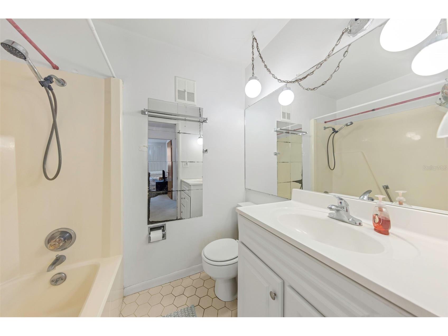 5750 80th Street N #B-206 Saint Petersburg FL 33709 TB8483548 image27