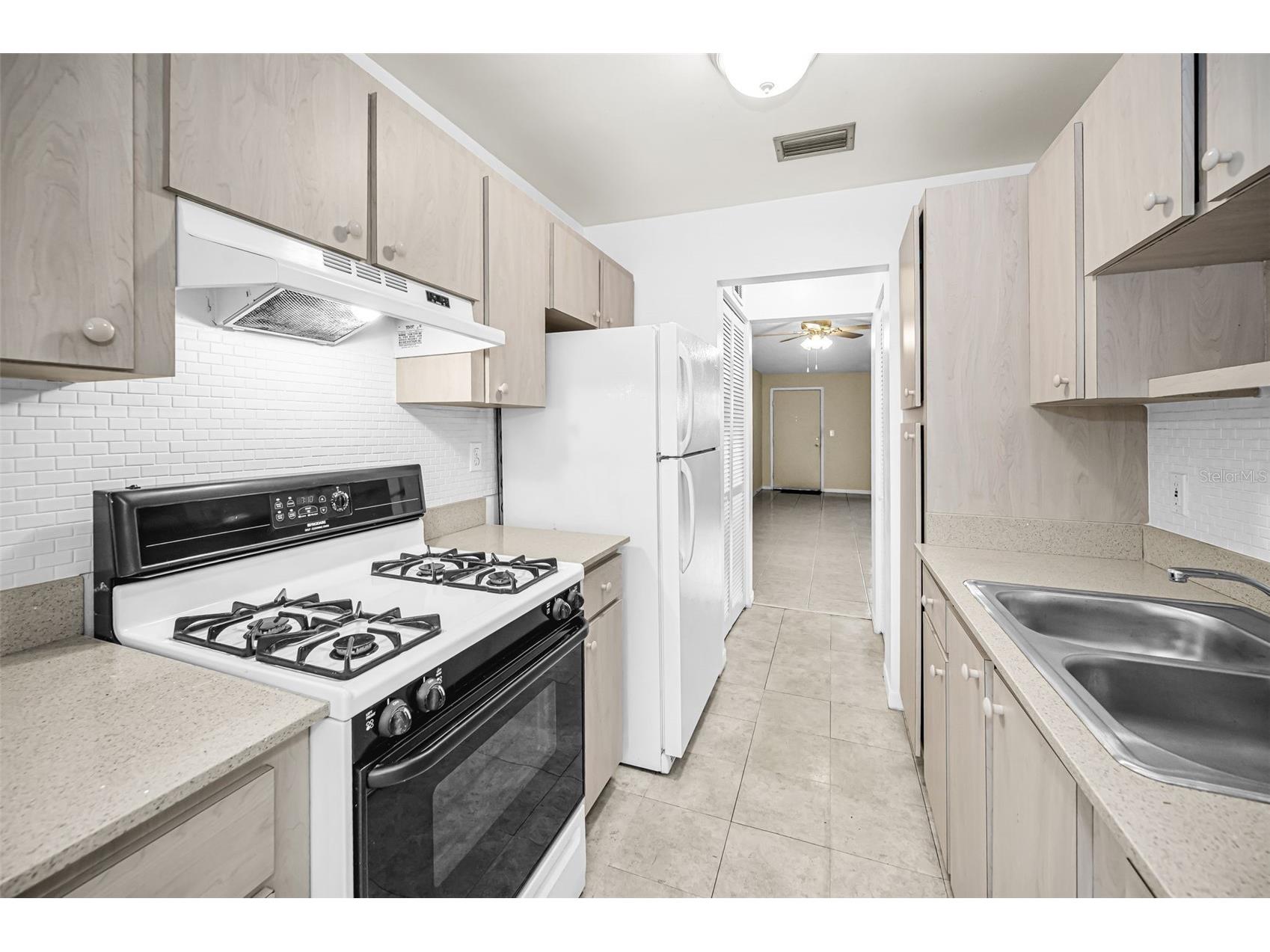 5750 80th Street N #D101 Saint Petersburg FL 33709 TB8512601 image8